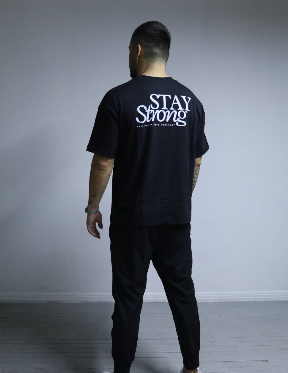 T-Shirt Oversized THP "Stay Strong" Negro The Happiness Project
